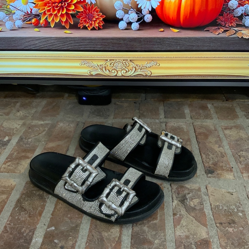 Schultz Sandals - Picture 4 of 8